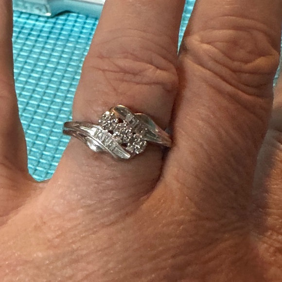 Jewelry - Very Pretty Diamond Sterling Silver Ring